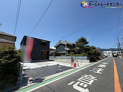 【前面道路含む現地写真】