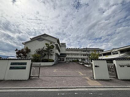広陵町立広陵東小学校 100ｍ(徒歩2分)