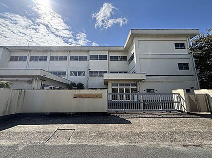 奈良市立辰市小学校 400m (徒歩5分)