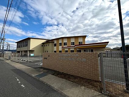奈良市立辰市こども園 1141m (徒歩15分)