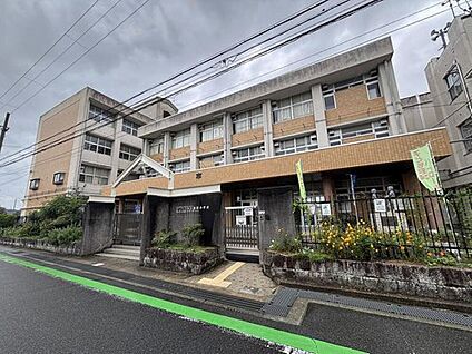 大和高田市立菅原小学校 1670m(徒歩21分)