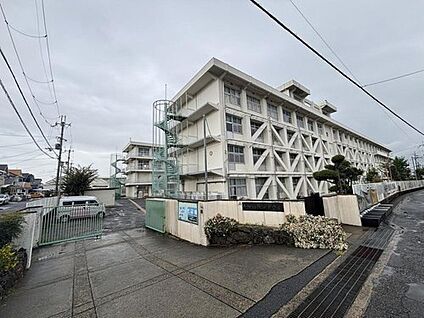 大和高田市立片塩中学校 1420m (徒歩18分)