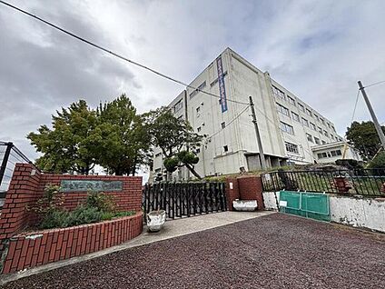 奈良市立伏見中学校 1100m (徒歩14分)