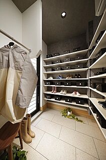 シューズインクローク（当社施工例）