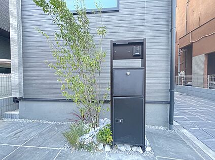 宅配ボックス付き機能門柱