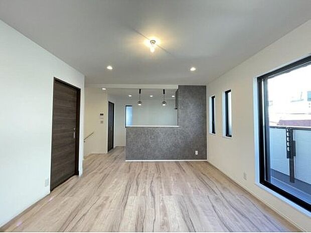 【【リビング】】・LDK 約15.5帖 家具の配置のし易い設計