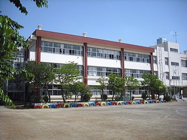 朝霞市立朝霞第三小学校（約350m）