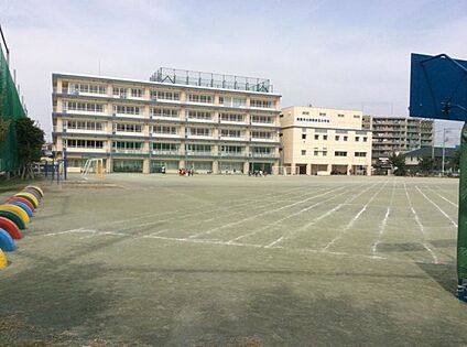朝霞市立朝霞第五小学校 900m