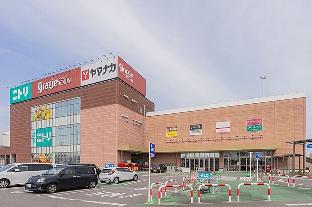 ヤマナカ西尾寄住店（約640m）