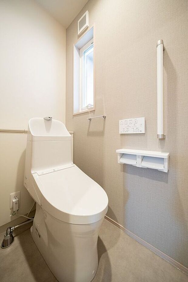 【トイレ】■A号地2階トイレ　トイレは各階に設置。トイレはリモコンで操作可能です。