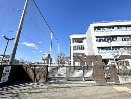 板橋区立板橋第三中学校 357ｍ(徒歩5分)