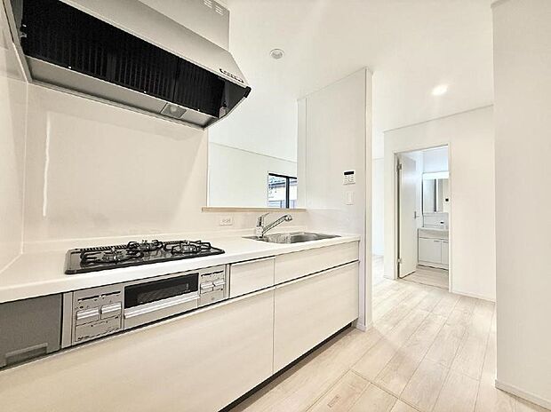 ■シンプルで機能的、毎日使いやすいキッチン