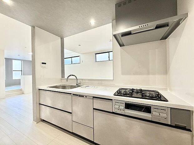 ■シンプルで機能的、毎日使いやすいキッチン