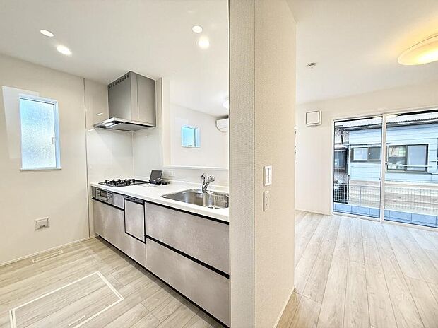 ■シンプルで機能的、毎日使いやすいキッチン