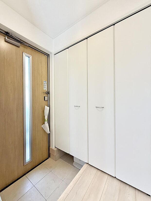 ■ 毎日を気持ちよく迎える、明るく温もりのある玄関