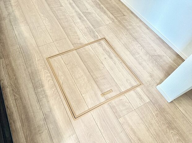 【床下収納】■隠れた収納スペースで家全体がスッキリ