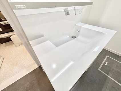 ハンドシャワー付洗面台