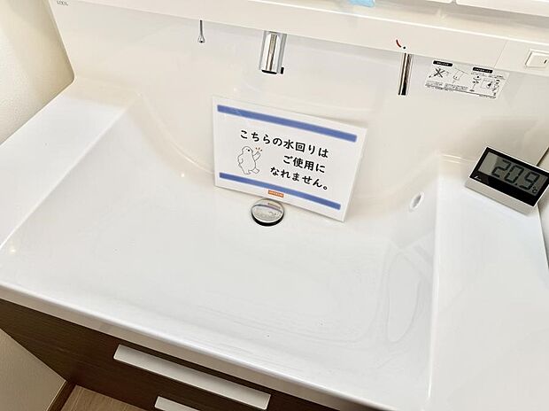 【ハンドシャワー付洗面台】■手洗いや顔を洗う時も快適に使える便利なシャワー