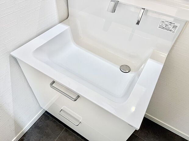 【ハンドシャワー付洗面台】■手洗いや顔を洗う時も快適に使える便利なシャワー