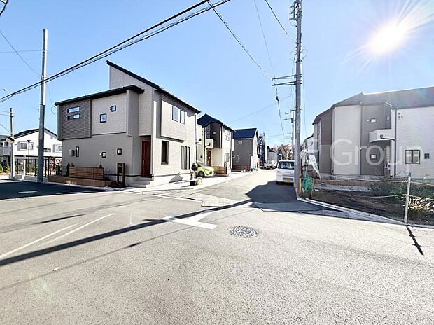 【前面道路含む現地写真】■優雅なラインが、毎日を引き立てます