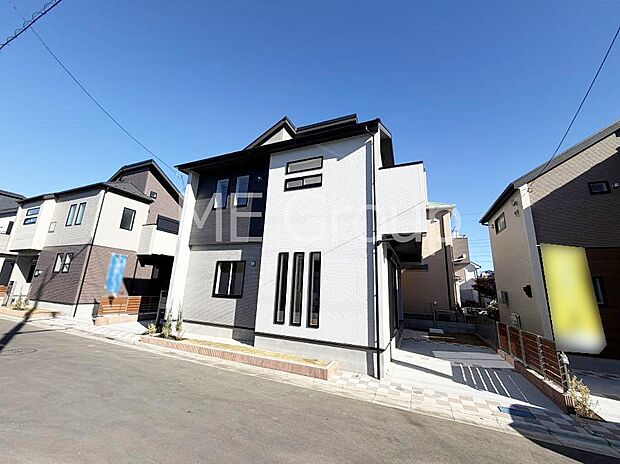 【現地外観写真】■家族みんなが笑顔で過ごせる、安心感のある住まい