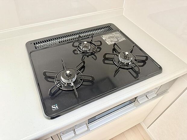 【3口ガスコンロ】■複数の鍋が同時に使えますね