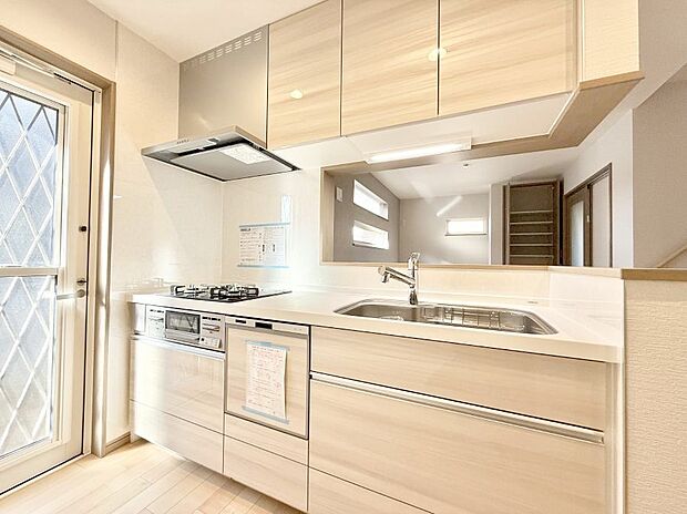 【ダイニングキッチン】■おしゃれで実用的、心ときめくキッチンデザイン