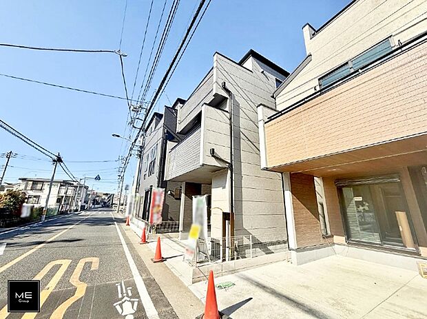 【現地外観写真】■暮らしを彩る充実した設備仕様が備わった住まい