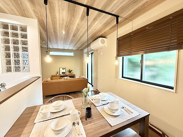 【リビングダイニング】■シンプルだけど贅沢、大切な人と過ごす心がほどける空間