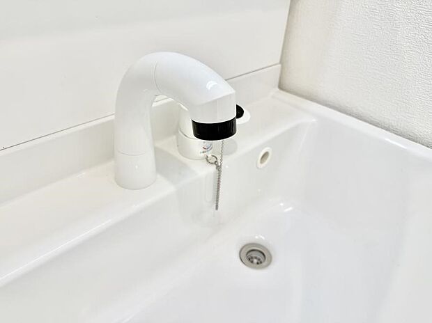 【ハンドシャワー付洗面台】■手洗いや顔を洗う時も快適に使える便利なシャワー