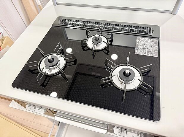 【3口ガスコンロ】■一度に多くの料理ができ便利で効率的