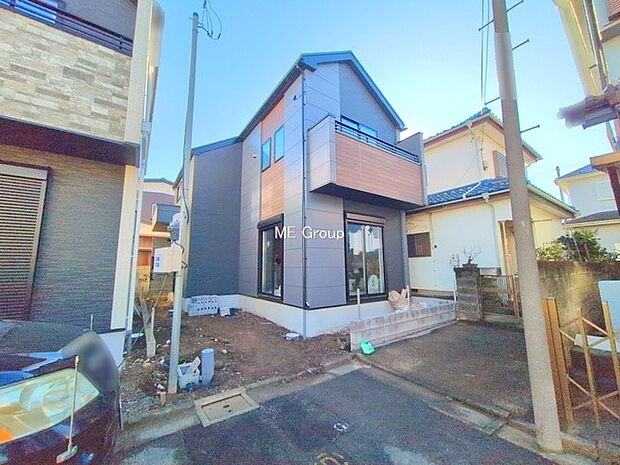 【現地外観写真】■暮らしを彩る充実した設備仕様が備わった住まい
