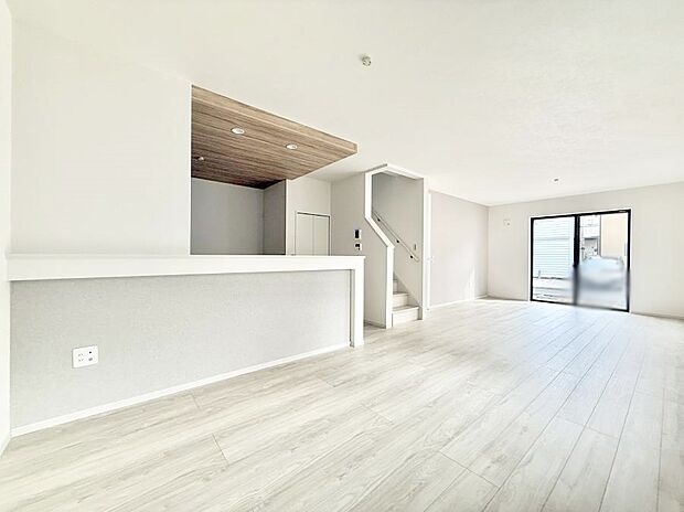 【リビングダイニング】■シンプルだけど贅沢、大切な人と過ごす心がほどける空間