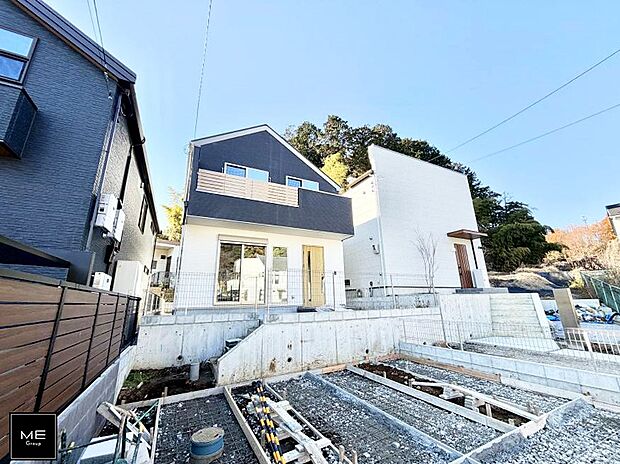 【現地外観写真】■暮らしを彩る充実した設備仕様が備わった住まい