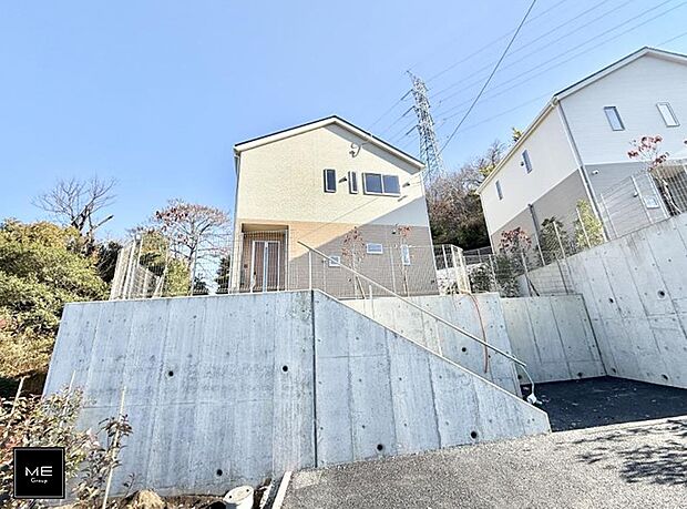 【現地外観写真】■家族みんなが笑顔で過ごせる、安心感のある住まい