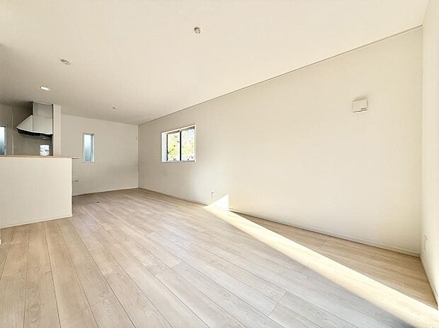 【リビング】■くつろぎと笑顔が集まる、心温まるリビング