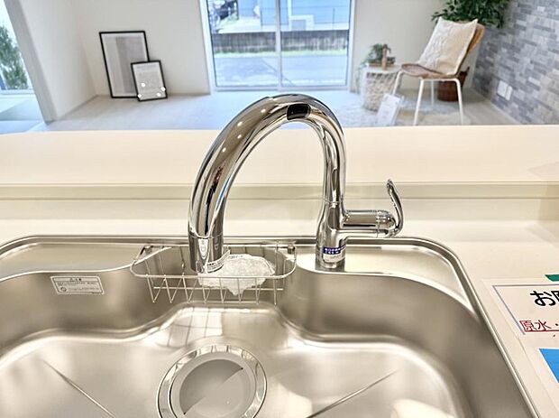 【浄水器】■清潔でおいしい水を手軽に供給してくれます