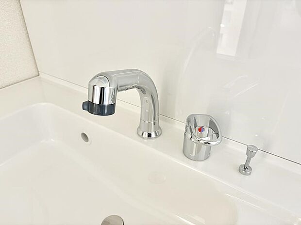 【ハンドシャワー付洗面台】■手洗いや顔を洗う時も快適に使える便利なシャワー