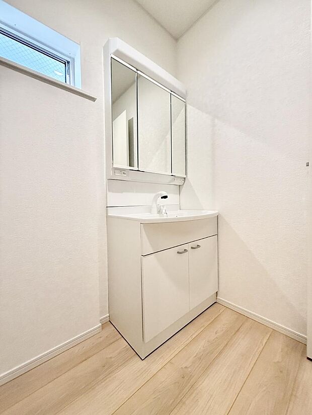 【洗面台・洗面所】■朝の準備がスムーズにできる広さです