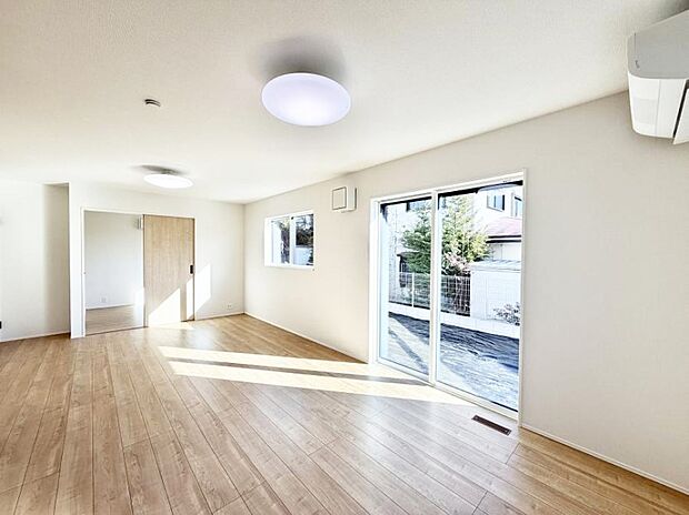 【リビングダイニング】■シンプルだけど贅沢、大切な人と過ごす心がほどける空間