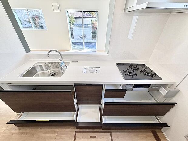 【キッチン】■家族の絆を深める、温もりのあるキッチン