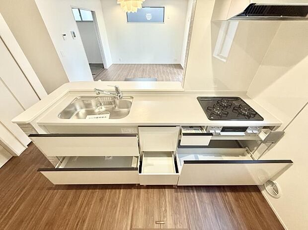 【キッチン】■シンプルで機能的、毎日使いやすいキッチン