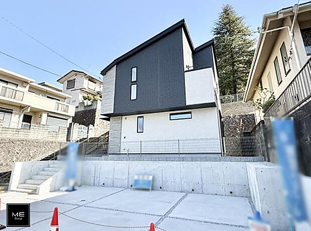 【現地外観写真】■家族みんなが笑顔で過ごせる、安心感のある住まい