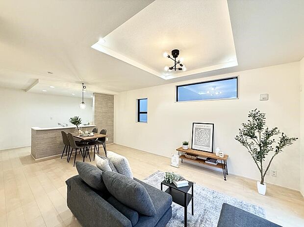 【リビング】■家族の時間を彩る、快適で癒される空間