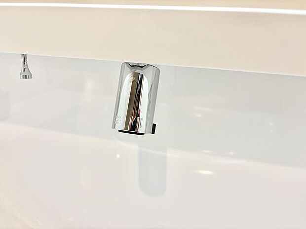 【ハンドシャワー付洗面台】■手洗いや顔を洗う時も快適に使える便利なシャワー