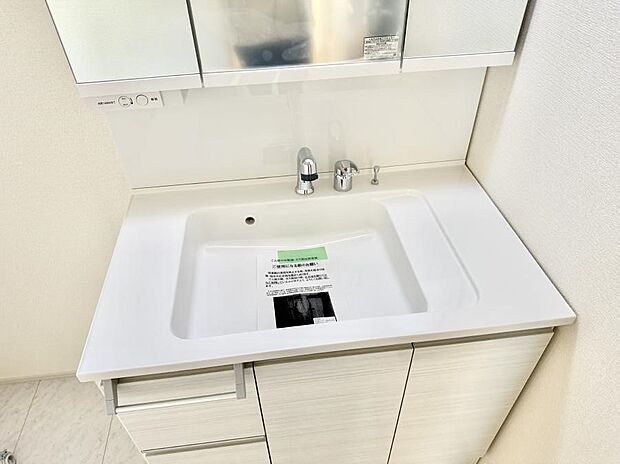 【ハンドシャワー付洗面台】■手洗いや顔を洗う時も快適に使える便利なシャワー