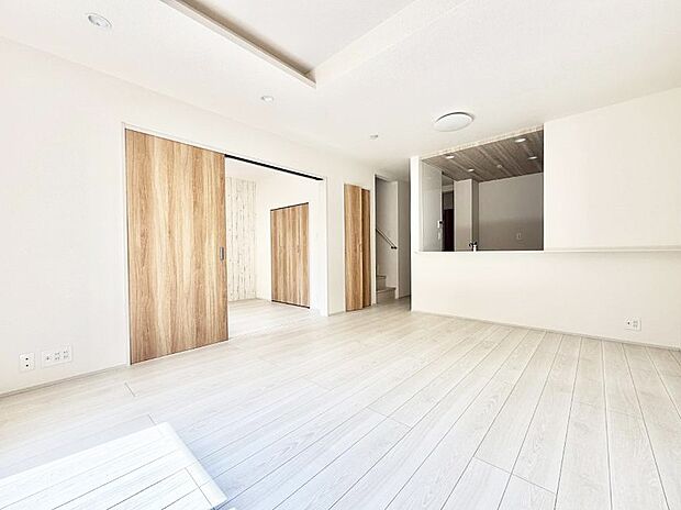 【リビングダイニング】■シンプルだけど贅沢、大切な人と過ごす心がほどける空間