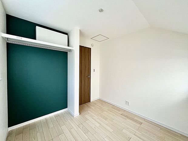 【リビング以外の居室】■静かな洋室で読書や趣味に集中できる場所