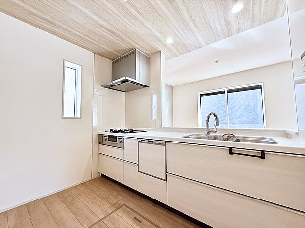 【ダイニングキッチン】■キレイに片付く、使いやすいキッチン