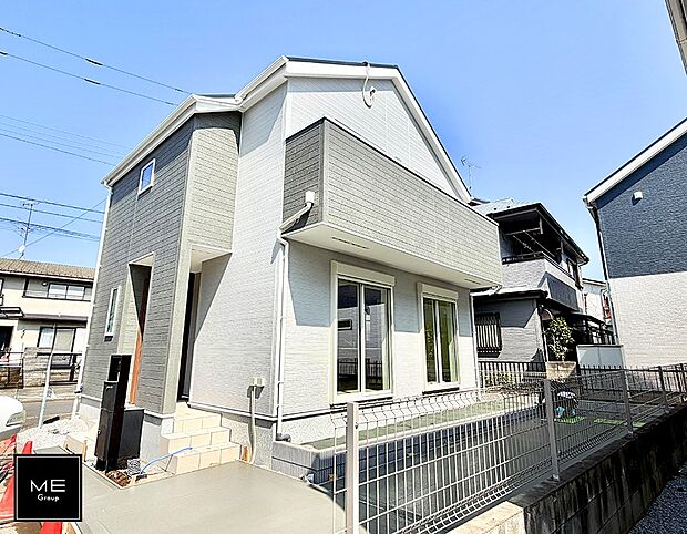 【現地外観写真】■暮らしを彩る充実した設備仕様が備わった住まい